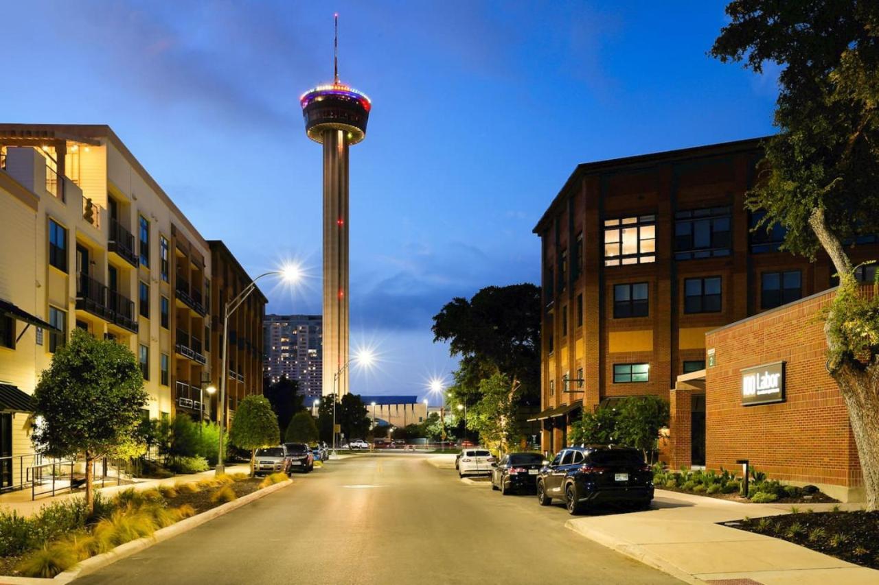 Cozy 1br-w Parking & Pool, Near Rvrwlk & Conv Ctr Apartment *